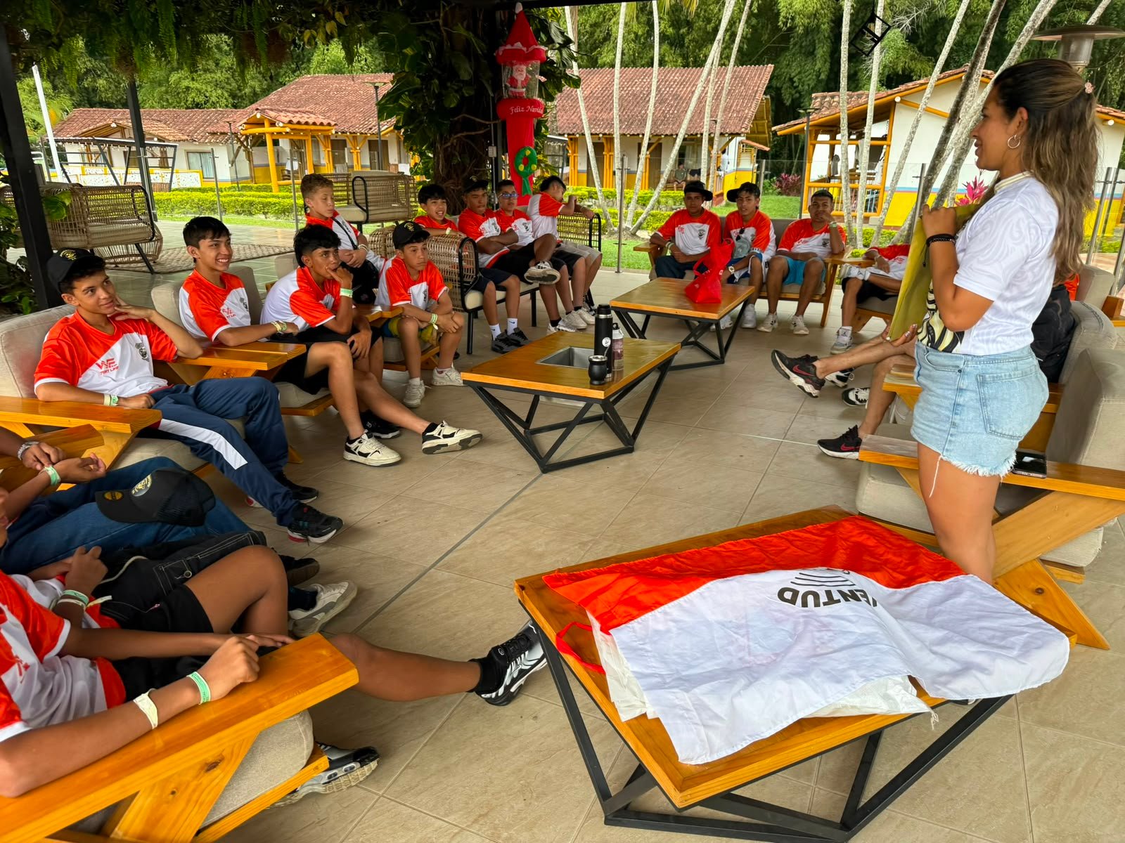 Charla de equipo durante una jornada